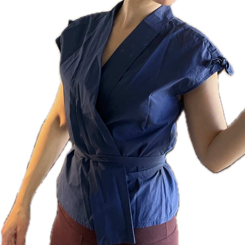 Sarah Pacini blue wrap top short sleeve